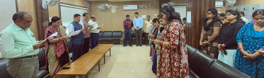 Hon’ble Chairman of OPSC administering National Voters’ Day pledge - January, 2025