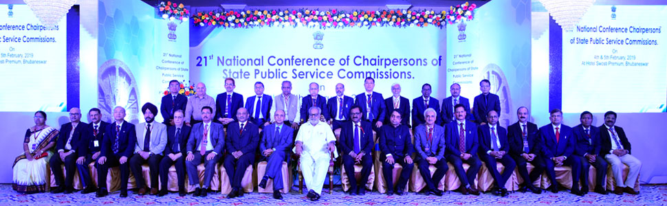 Hon&#39;ble Governor amidst Chairpersons at 21st National Conference